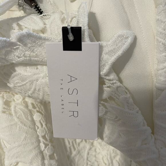 ASTR Size Small NEW Daniela White Off the Shoulder Lace Mini Dress NWT - Picture 7 of 8